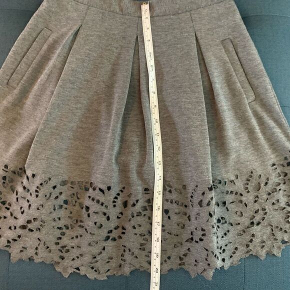 đBCBGMaxazriaâKailinâPleated LaserâCutoutâMini - Picture 7 of 8